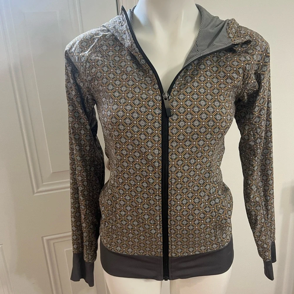 Lole Women's reversible Brown Geometric Bomber Jacket